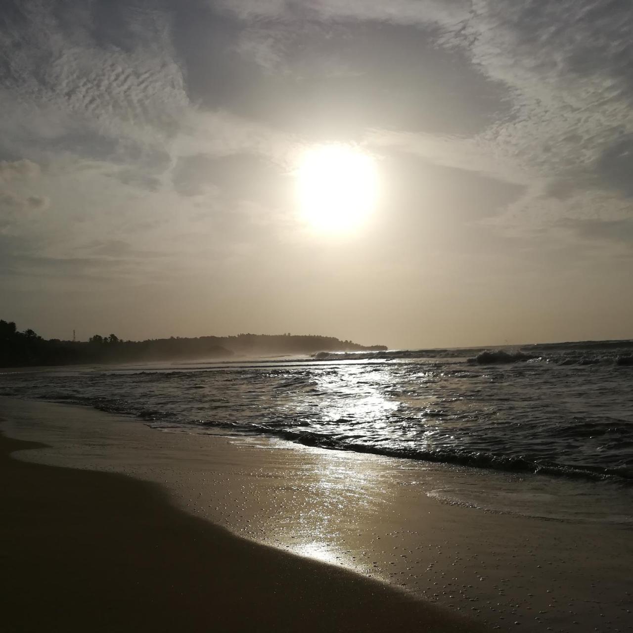 Relax Beach House Тангалла Экстерьер фото