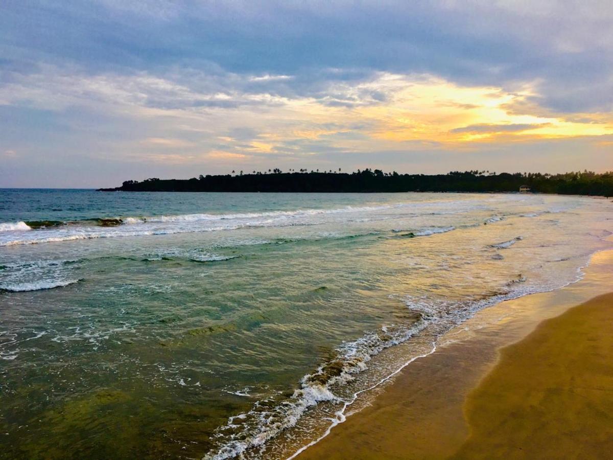 Relax Beach House Тангалла Экстерьер фото