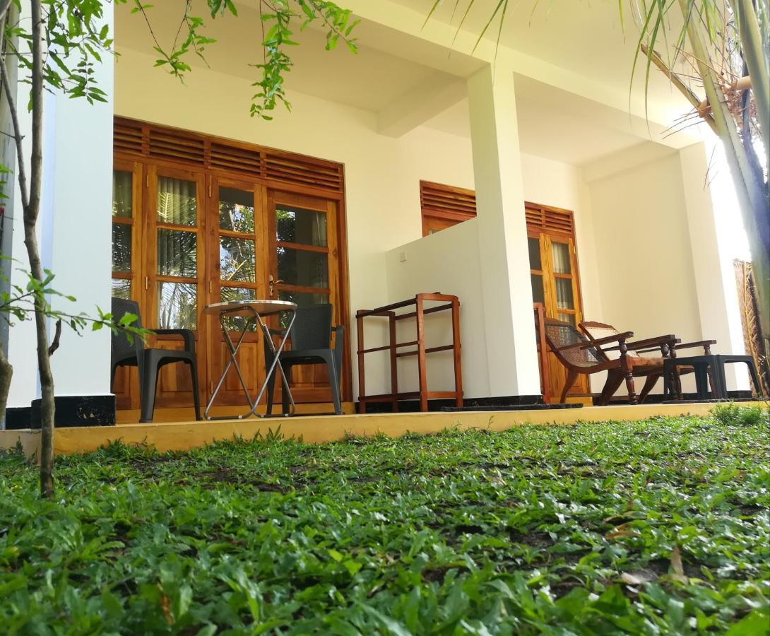 Relax Beach House Тангалла Экстерьер фото